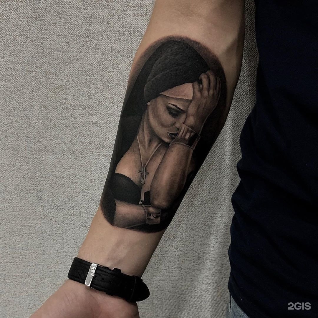 Tushy tattoo