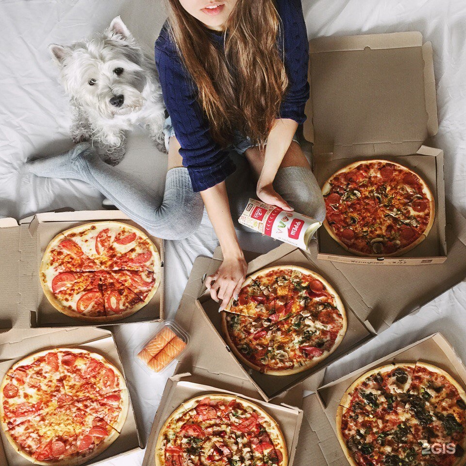Девушка с пиццей фотосессия
