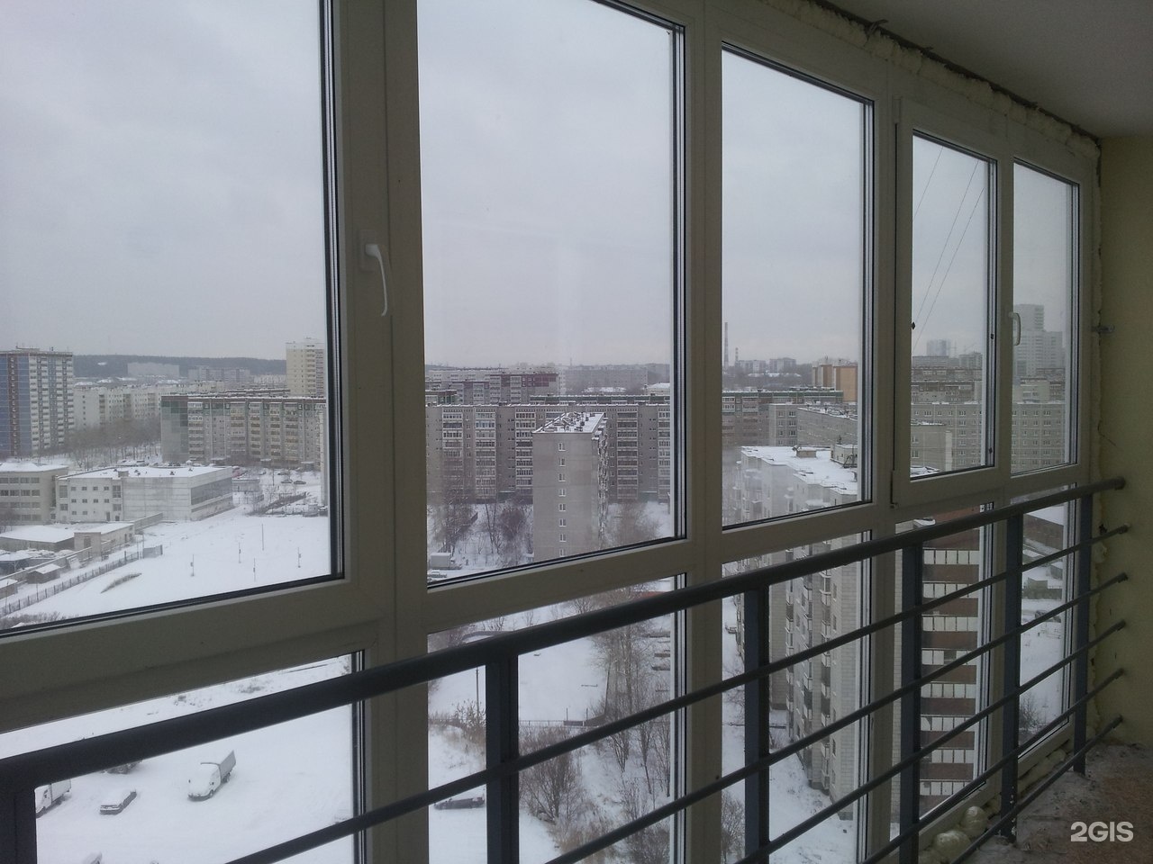 Лоджия или балкон с панорамным остеклением в екатеринбурге.