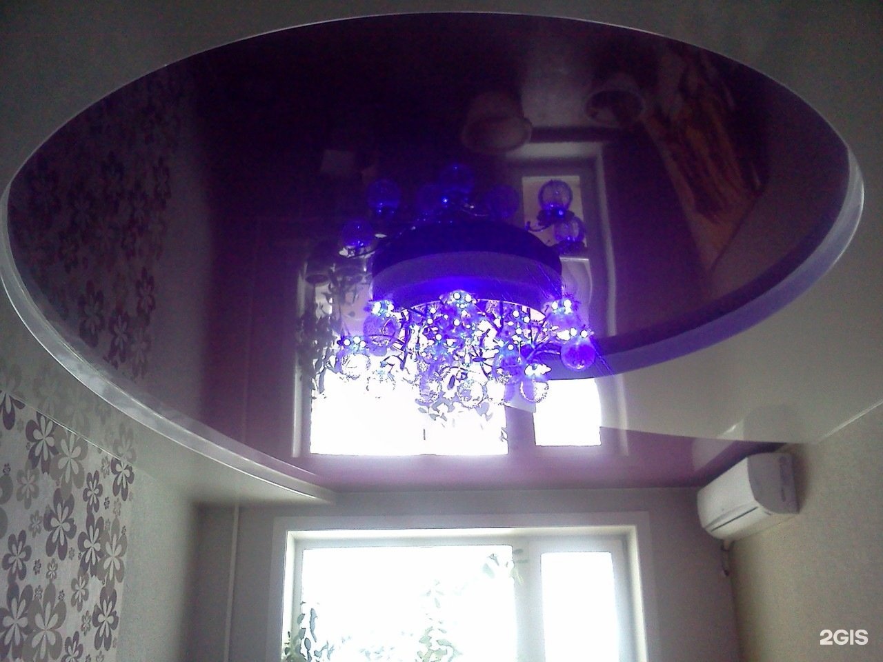 Фиолетовый двухуровневый потолок натяжной