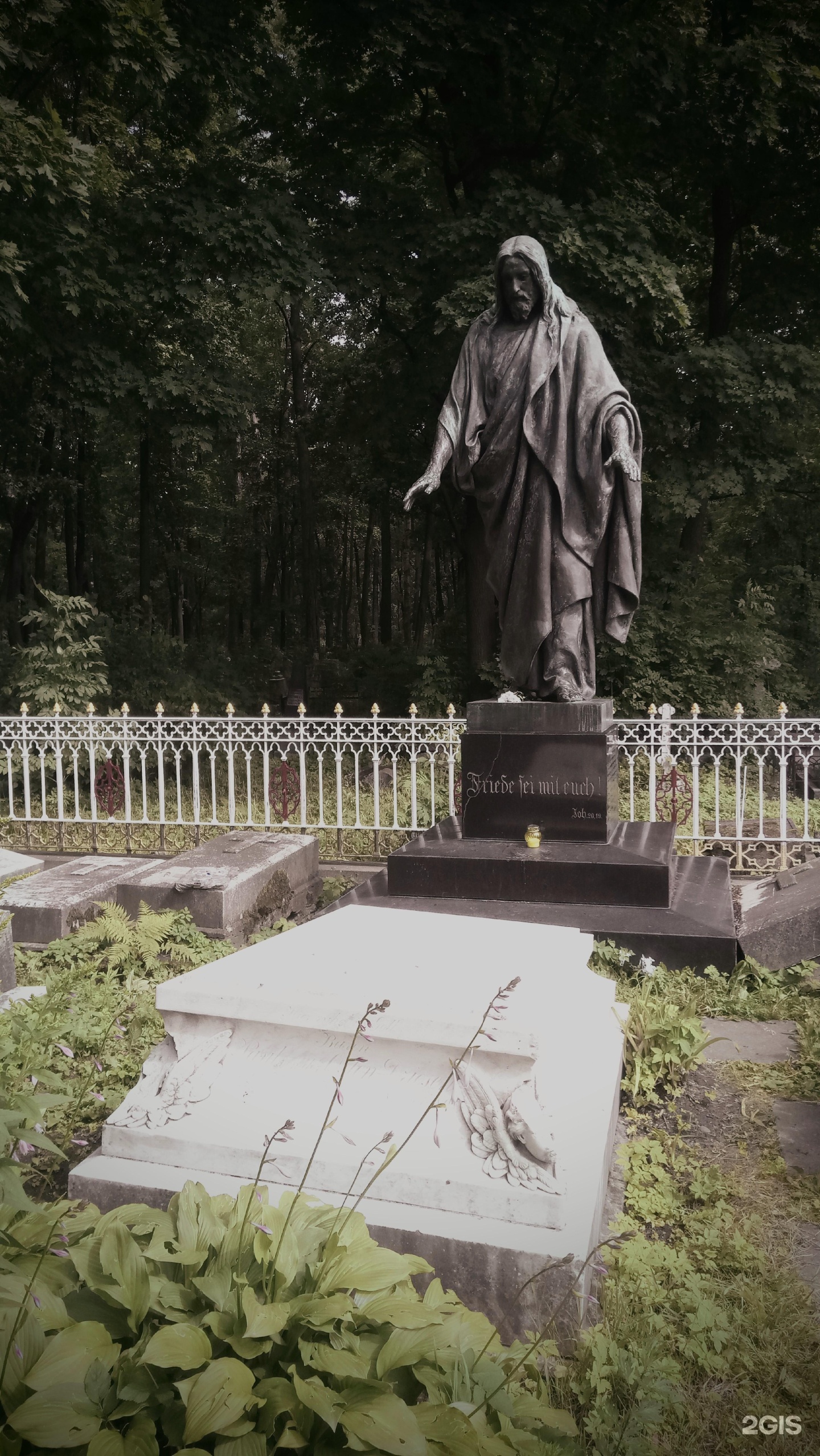 лютеранское кладбище в санкт петербурге фото
