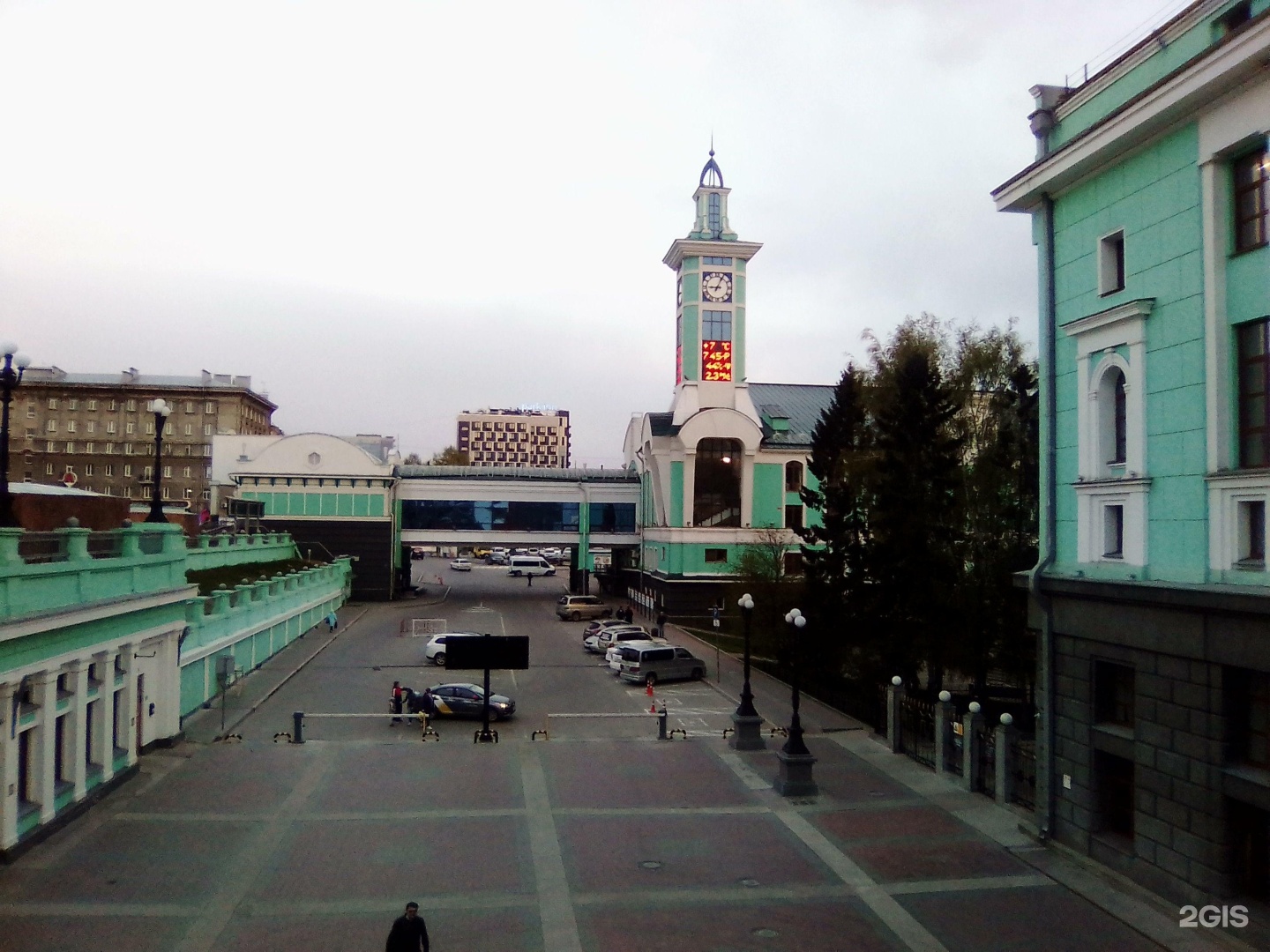 Экспресс пригород новосибирск. Руденко Пригородный вокзал. Пригородный вокзал Новосибирск в 90 годах. Экспресс пригород Новосибирск главный. Новосибирский вокзал беляши.