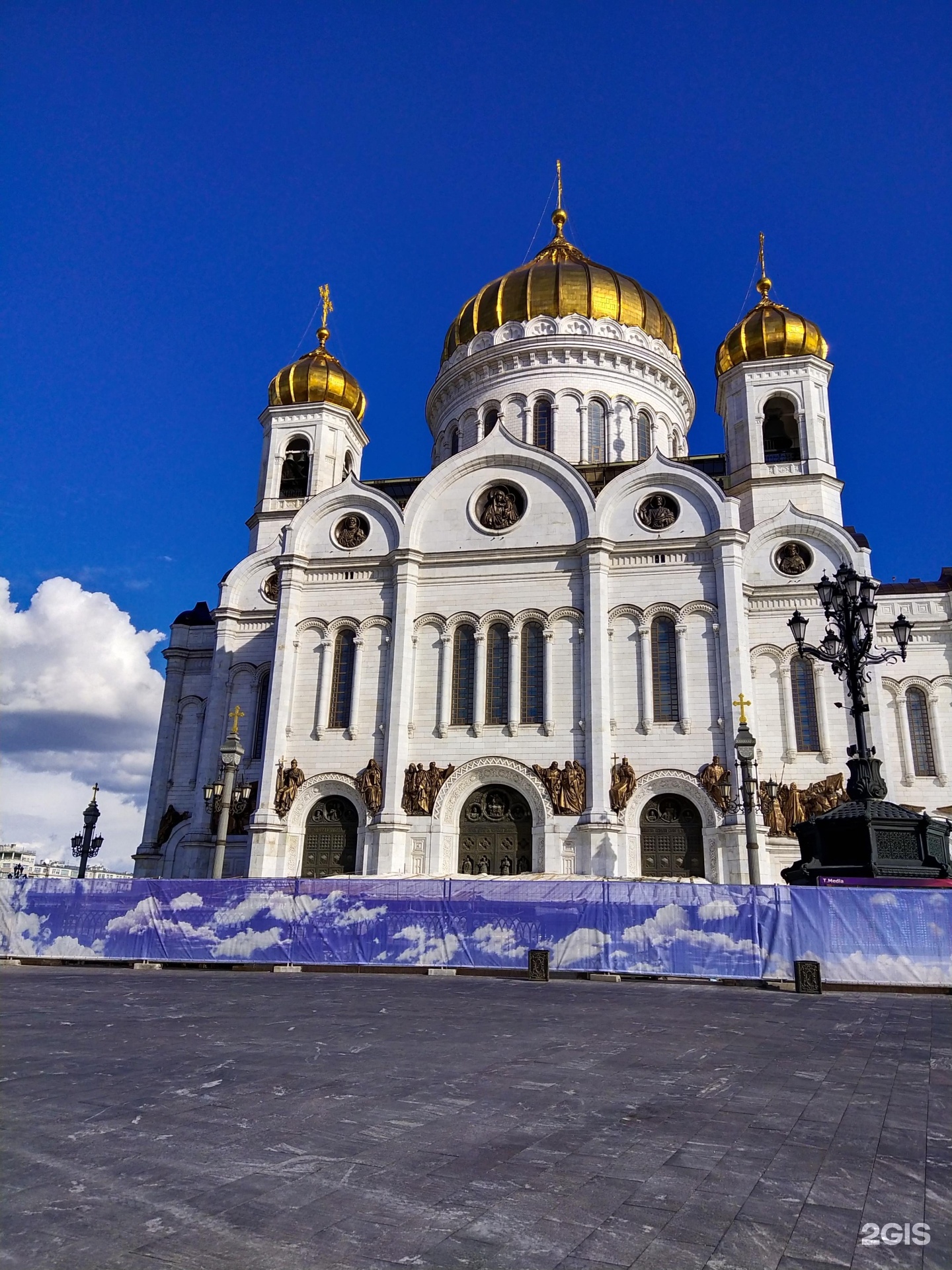 Улица волхонка храм