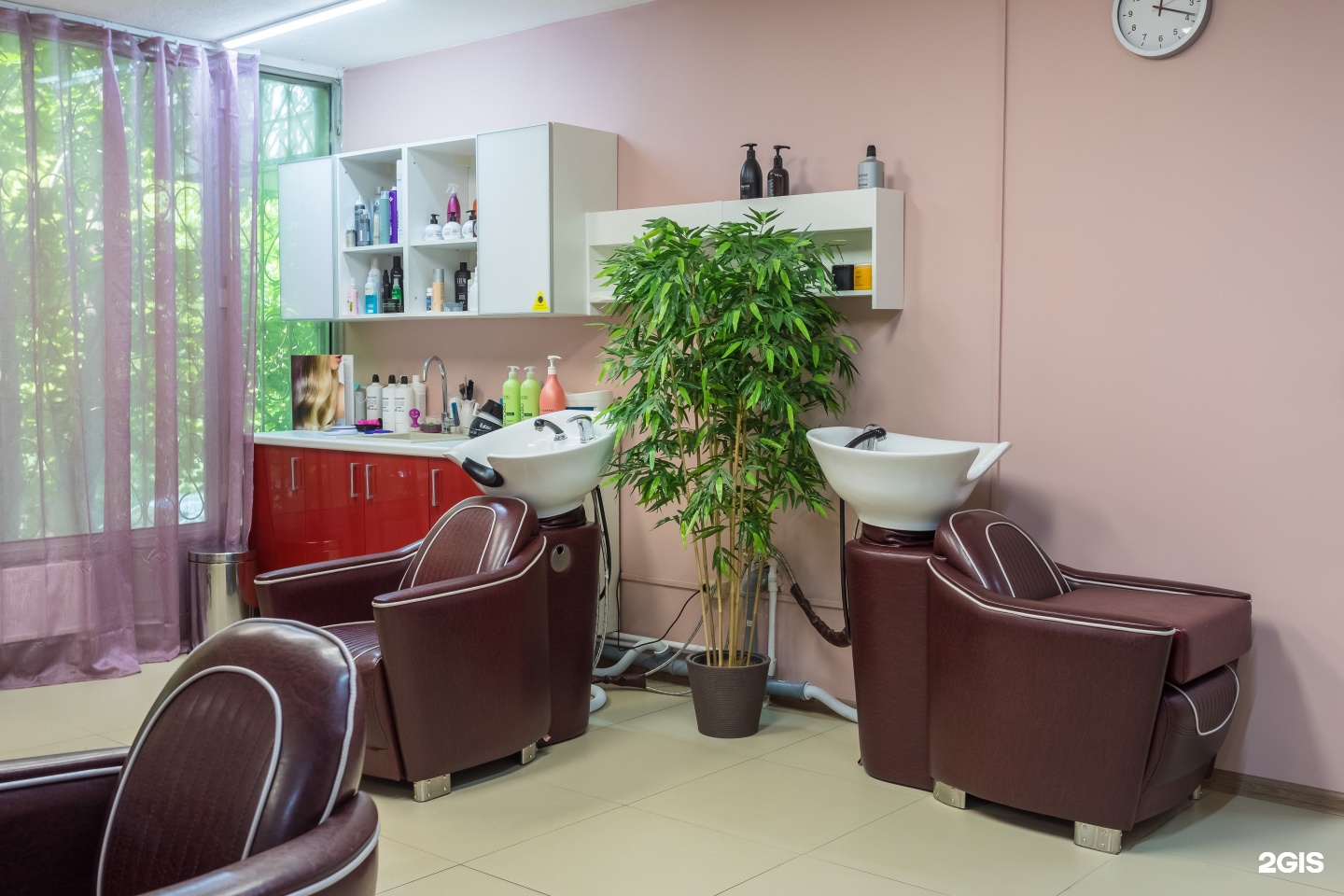 маникюр в красногорске салоны заводская ул 18к1. точка красоты бирюлево восточное. салон красоты кристина щекино. точка красоты реутов. студия красоты южный.