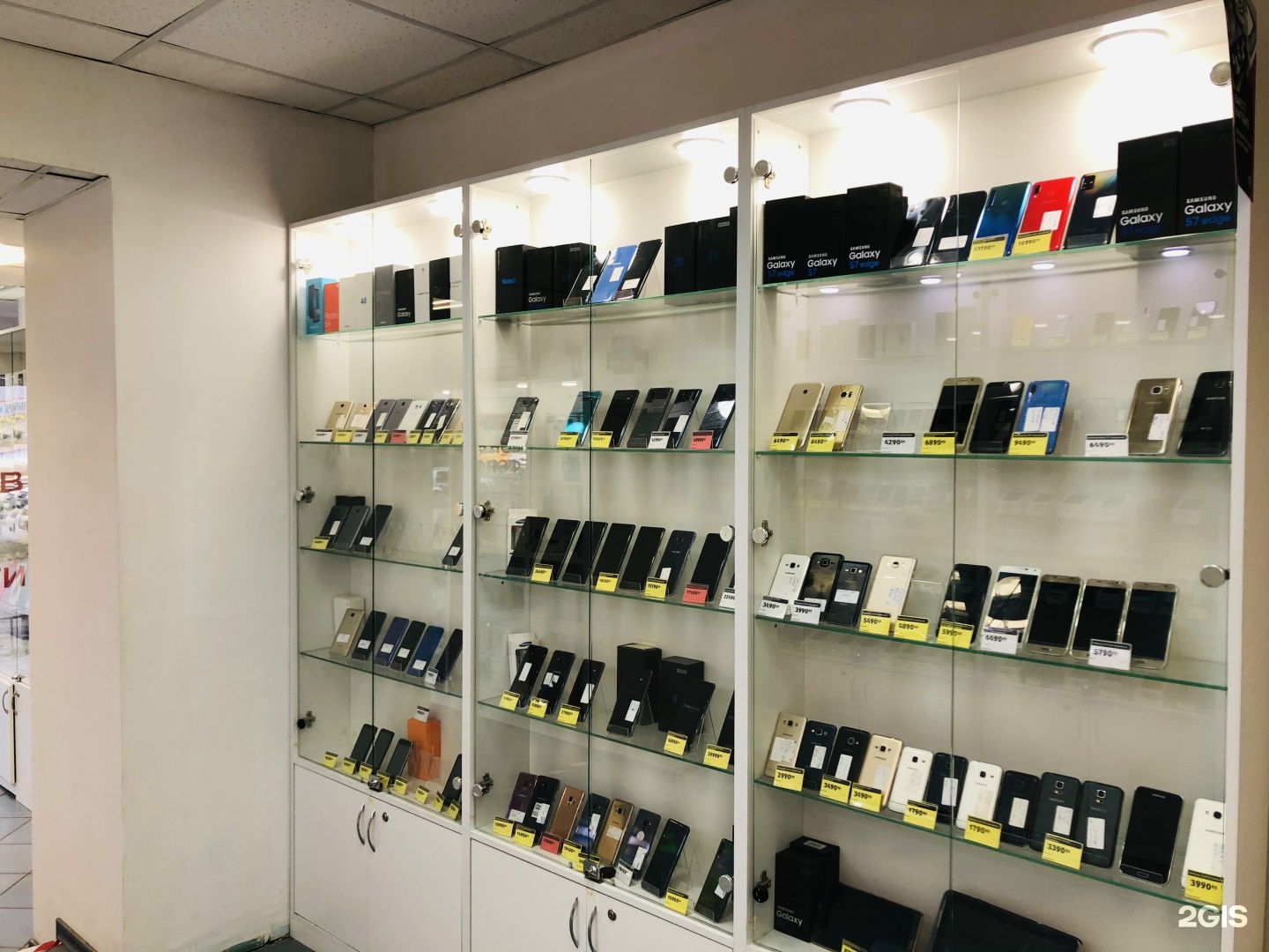 Воронеж, ул. Генерала лизюкова 66а. Одежда из европы лизюкова. Амиталь воронеж лизюкова 66а. Одежда из европы лизюкова.