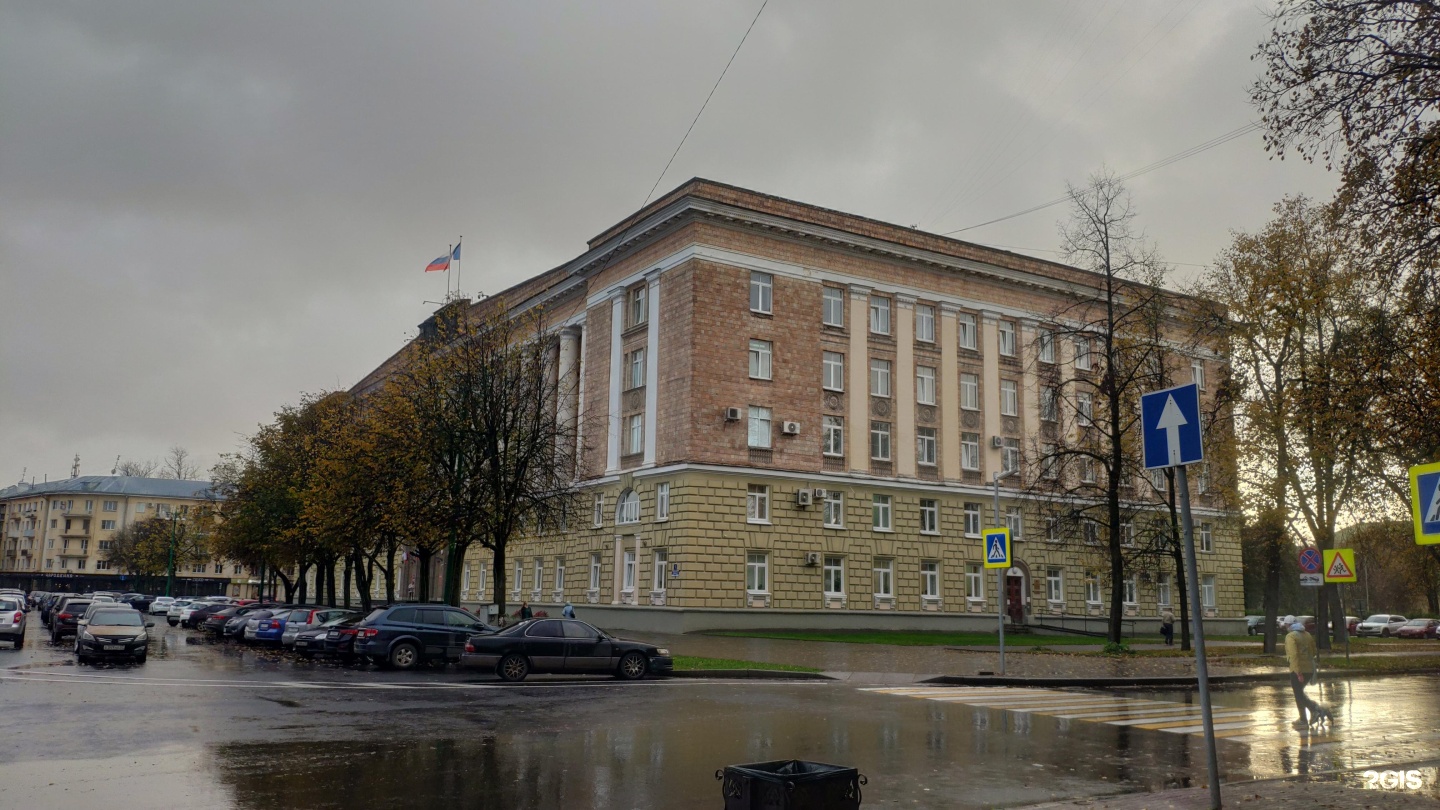 Правительство новгородской. Площадь Победы Софийская 1 Великий Новгород. Великий Новгород площадь Победы. Кабинет 371 здания правительства Новгородской области. Правительство Новгородской области.