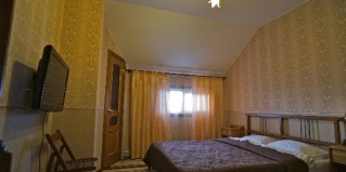 Янино-1: Гостевой дом Helen`s home