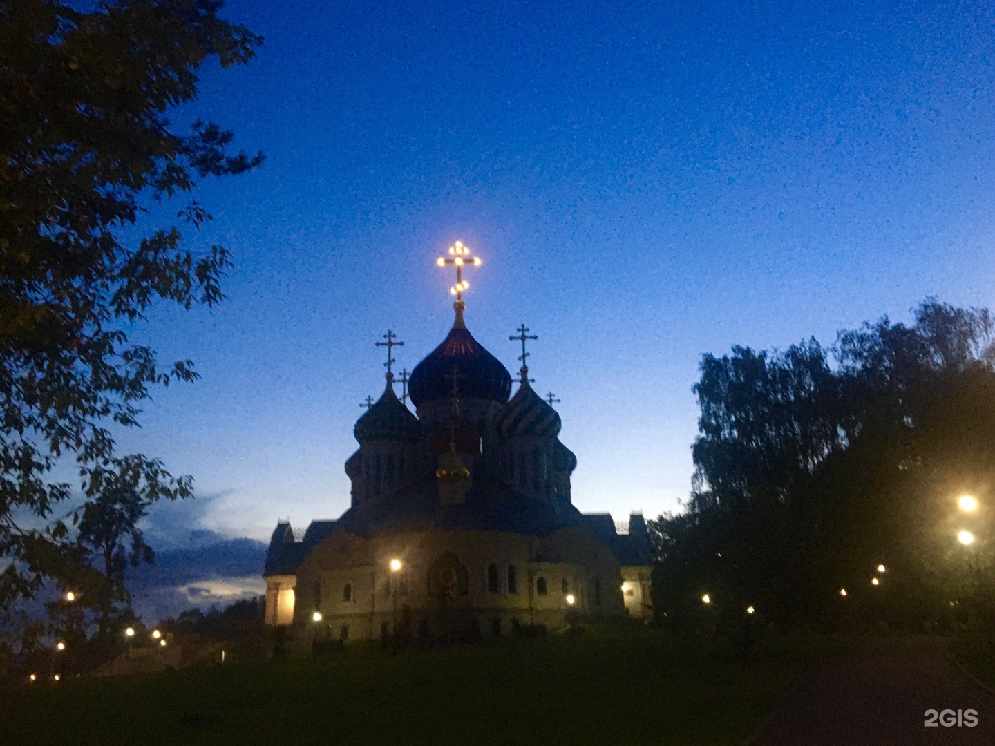 Храм в Новопеределкино ночью