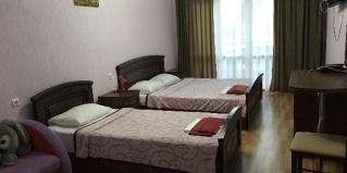 Лоо: Гостевой дом 4 сезона