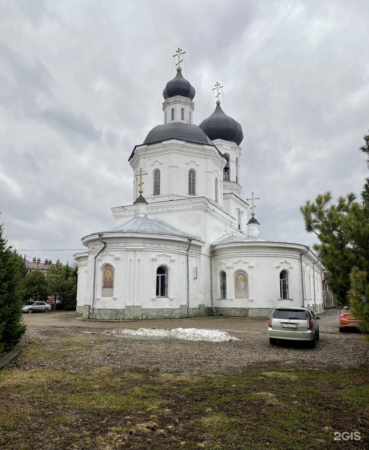 Знаменский храм томск. Знаменская Церковь Томск. Знаменская Церковь (Ханты-Мансийск). Крылатая Церковь Томск. Знаменская Церковь Томск история.