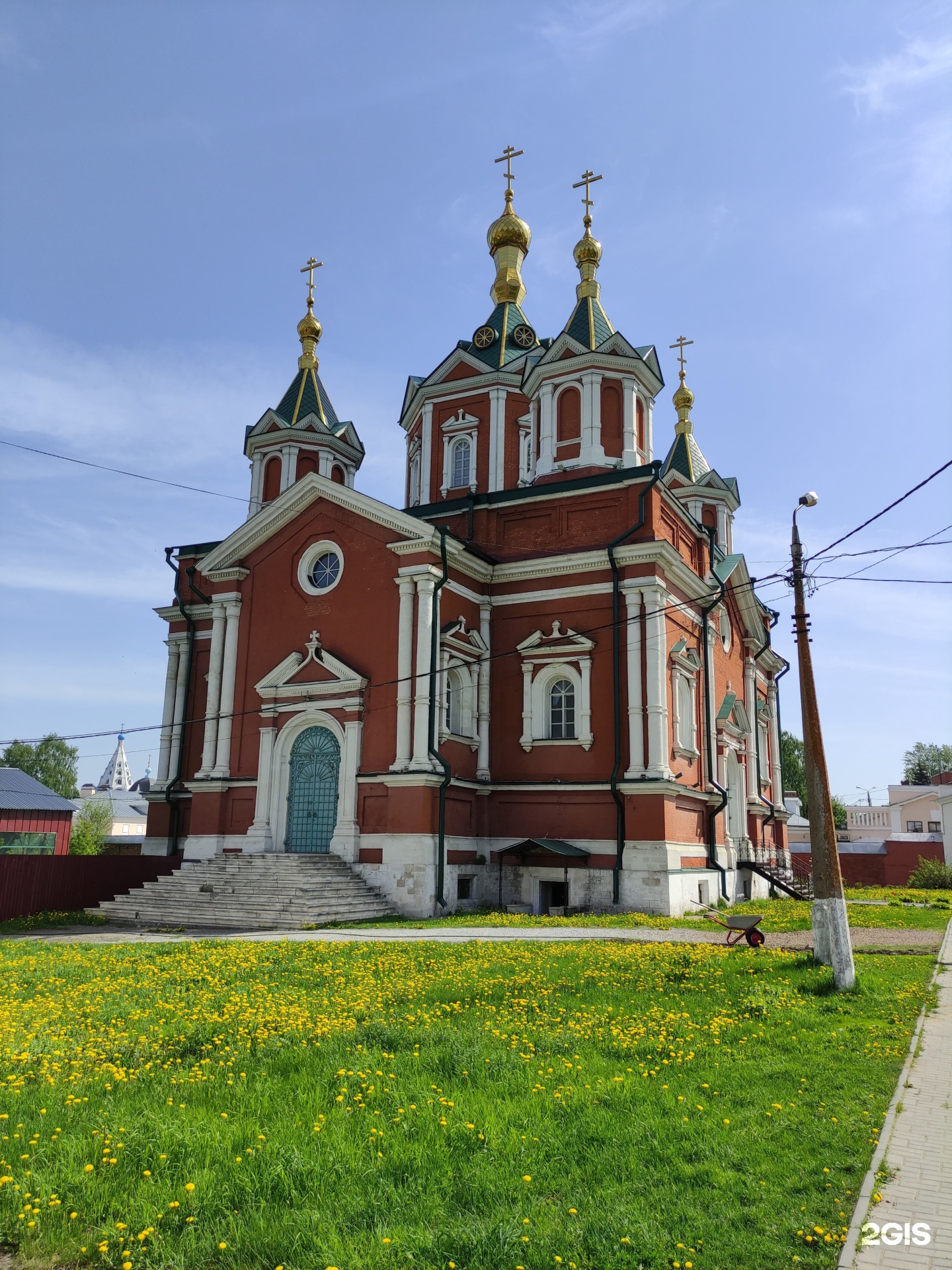 Крестовоздвиженский храм коломна. Крестовоздвиженский собор Коломна. Собор Брусенский. Крестовоздвиженская Церковь Коломна. Крестовоздвиженский храм (старый Оскол)