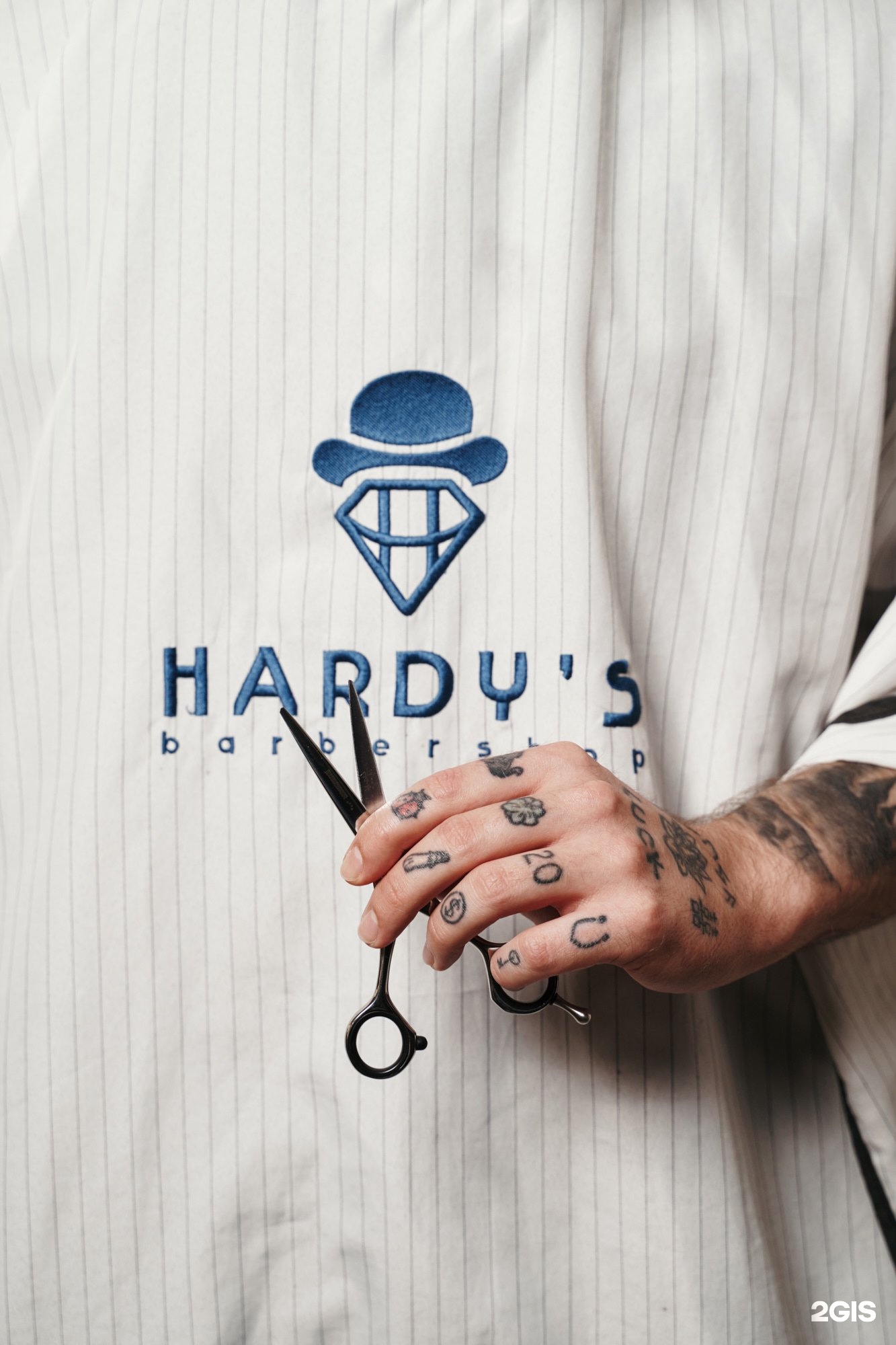 Hardy's. Барбершоп Фонтанка. Харди барбершоп логотип. Харди Санкт-Петербург барбершоп. Барбершоп СПБ логотип.