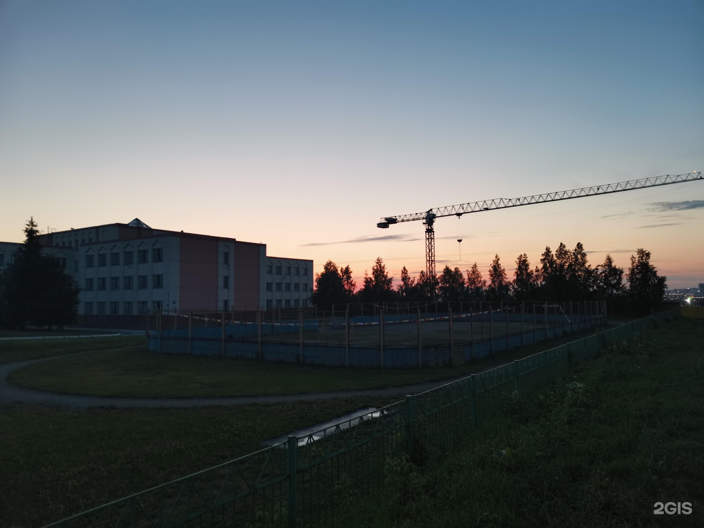 Школа 210 новосибирск. 210 Школа Новосибирск фото. Школа 210 Новосибирск 2017. Школа 800 седьмой микрорайон.