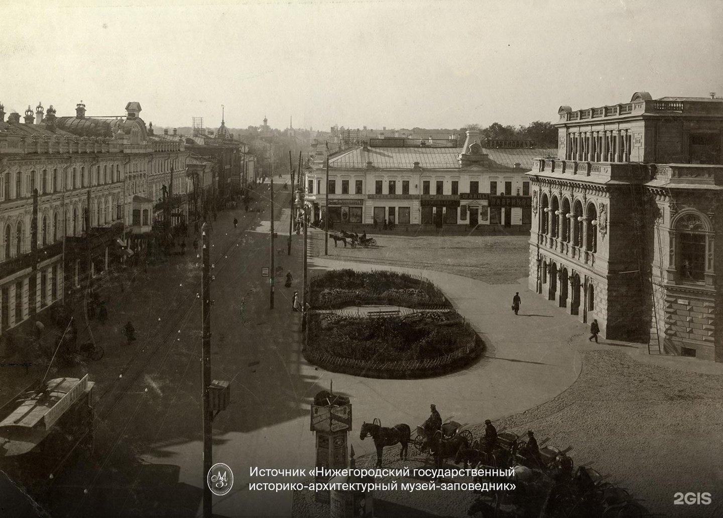 Smorodinn театральная площадь 1 нижний новгород фото Нижегородский государственный академический театр драмы имени М. Горького, Истор