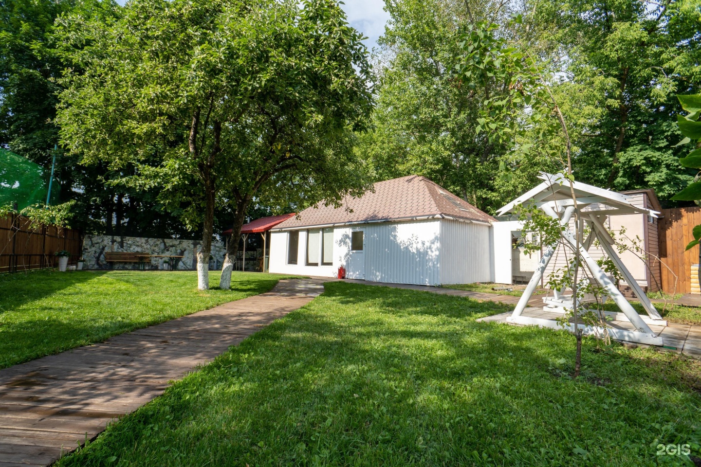 Apple hill крылатское. Эппл хилл в крылатском. кафе эппл хилл москва. площадка apple hill крылатская. apple hill дворик.