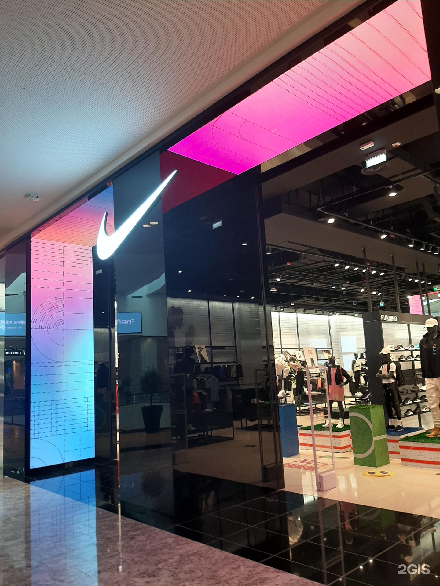 Nike, sportswear shop, City Centre Al Zahia, 100a, Sheikh Mohammad Bin  Zayed Road, Sharjah — 2GIS