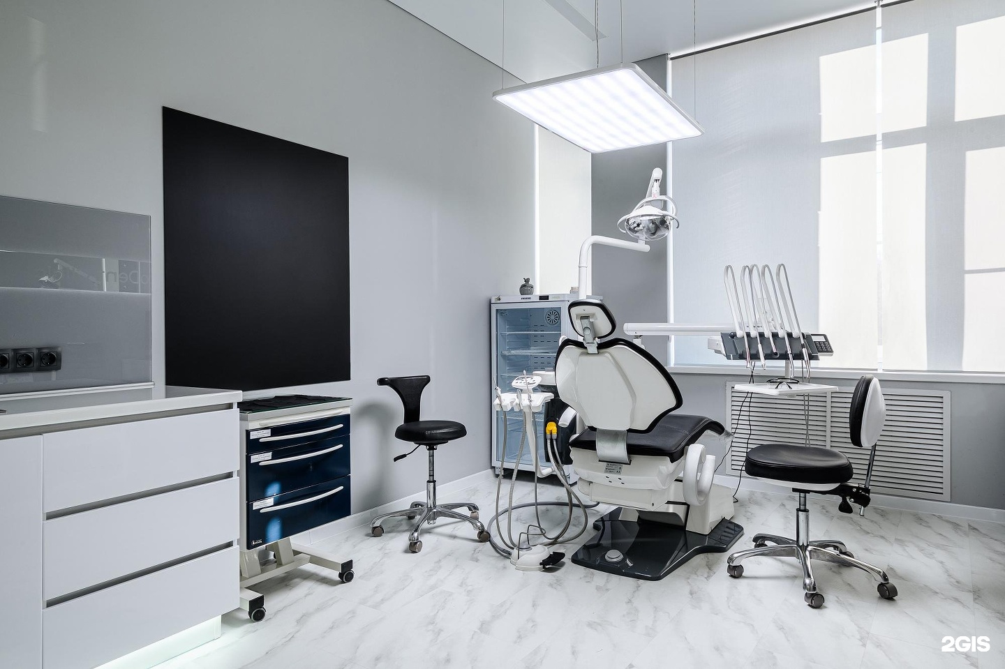 центр хирургической стоматологии академика королева 10. клиники стоматологии в москве. академика королева 10 стоматология москва. центр хирургической стоматологии академика королева 10. стоматология на новослободской 67-69.