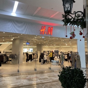 Фото от владельца H & M, магазин одежды и аксессуаров