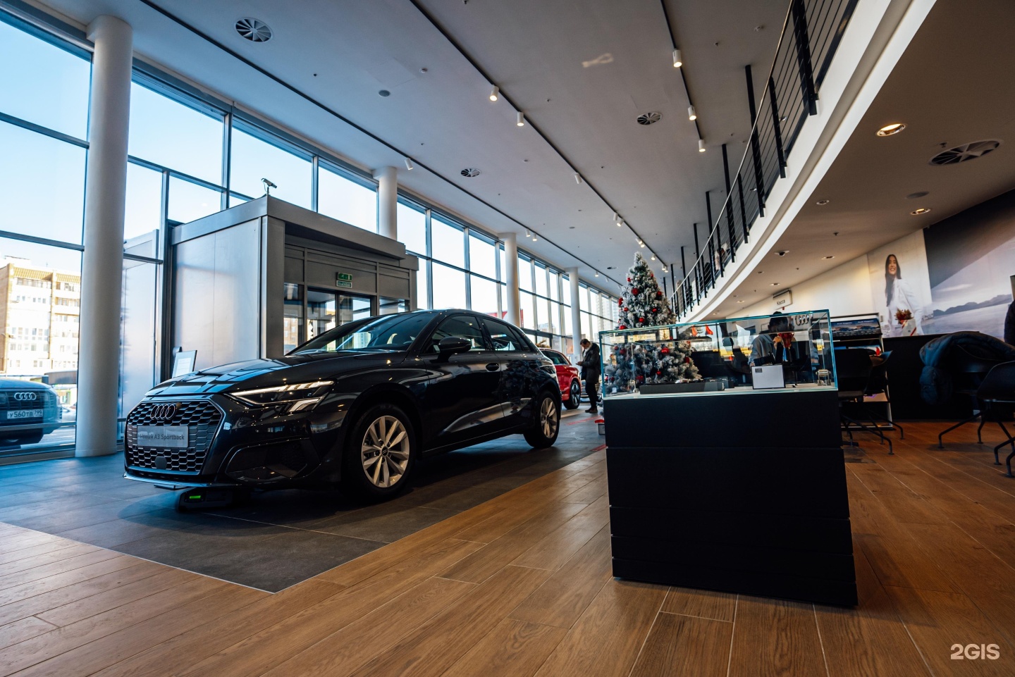 Москва северная 6. Ауди салон Москва Ленинградское шоссе 63б. Audi dealership Moscow. Audi Panorama.