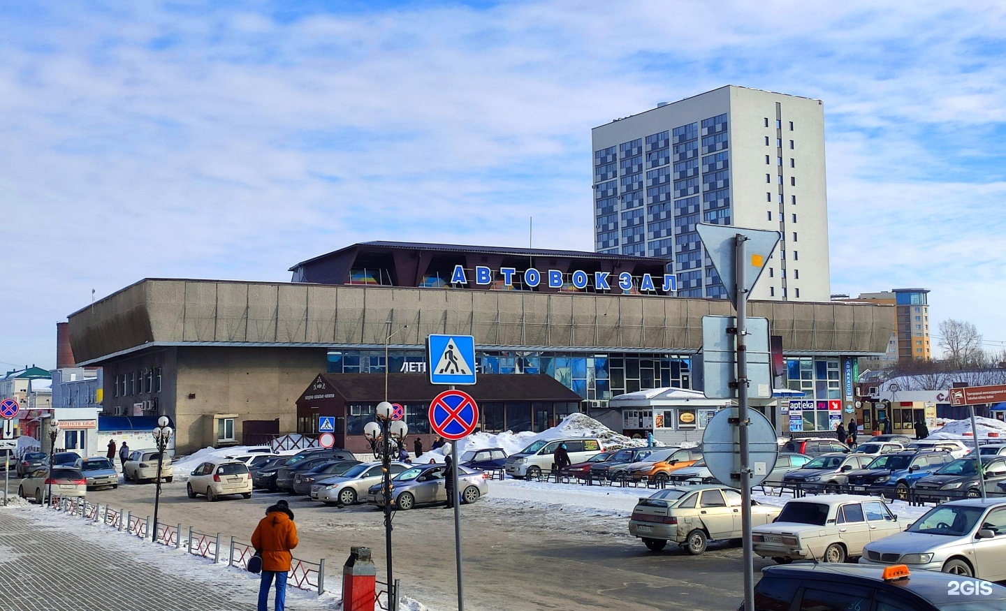 Барнаульский автовокзал, Барнаул, площадь Победы, 12. Автостанция Западная Барнаул. Автовокзал Барнаул платформы. Барнаул автовокзал ночь.