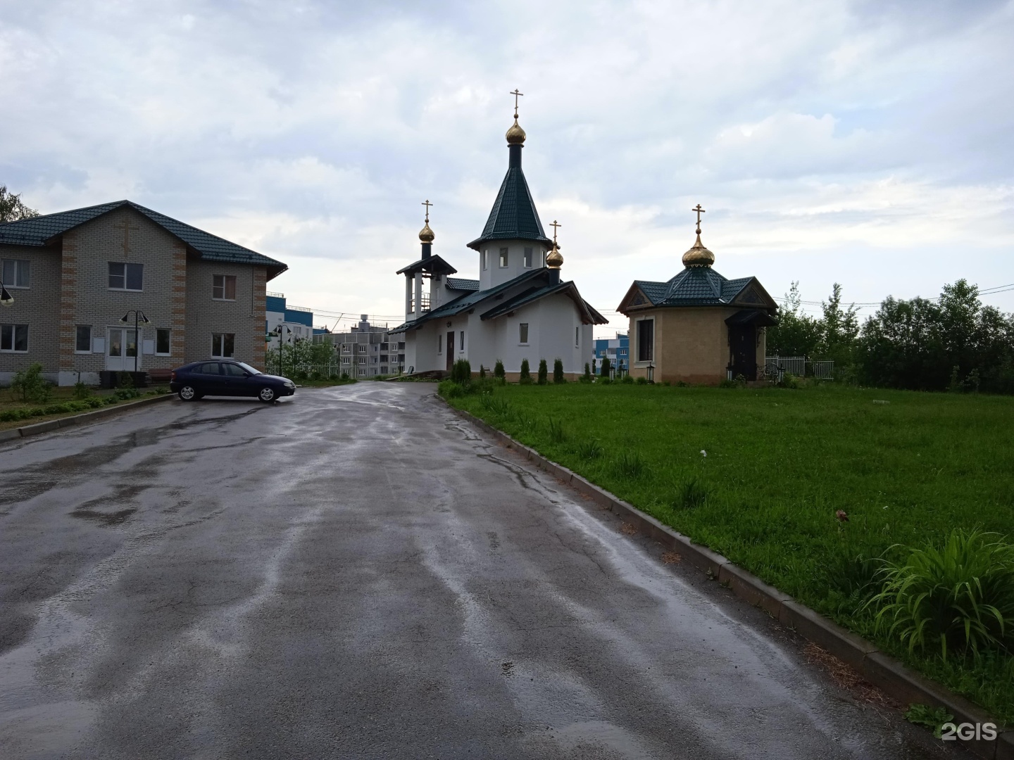 Православный детский дом смоленск. Храм на королевке смоленск. Храм на королевке. Королевка церковь. Церковь на королевке смоленск.