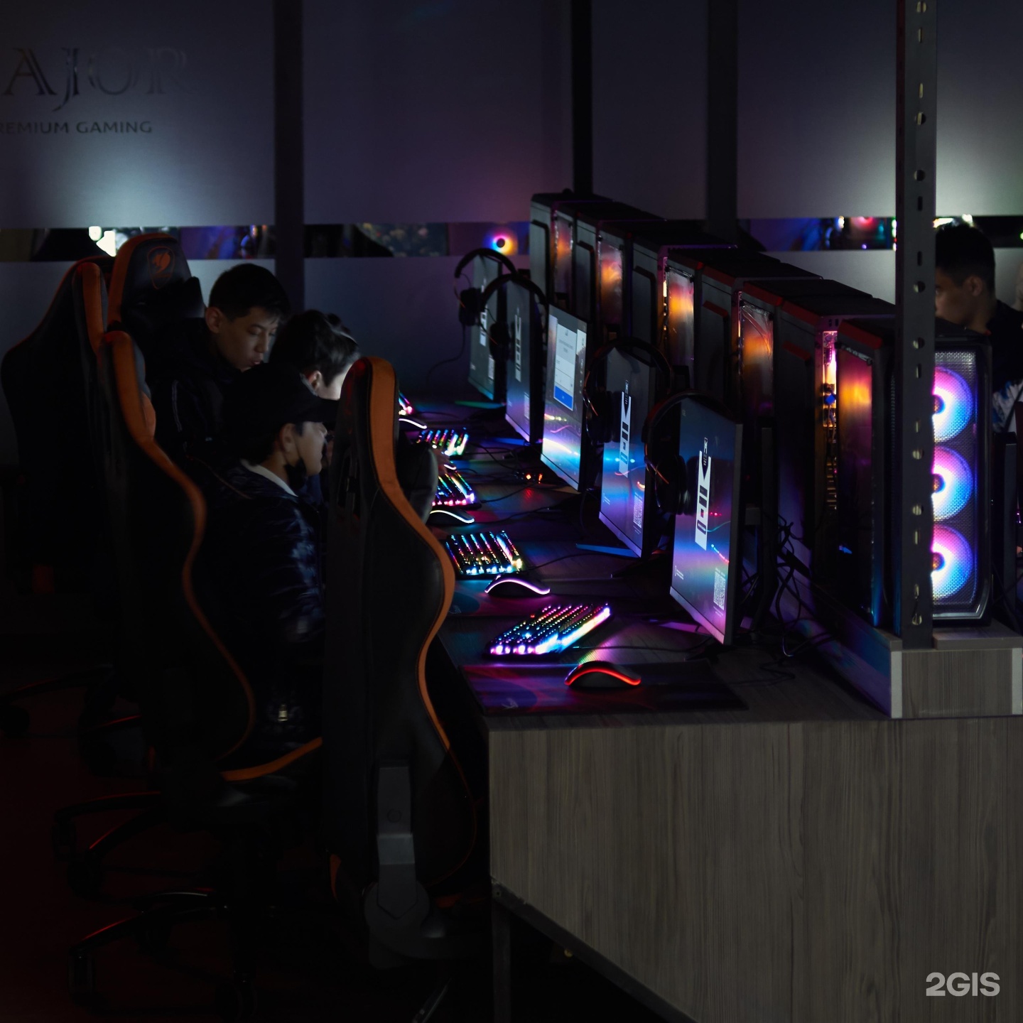 Кейсы с g coin. Major game club. Ace era премиум гейминг. Gaming club. Лаунж игра.