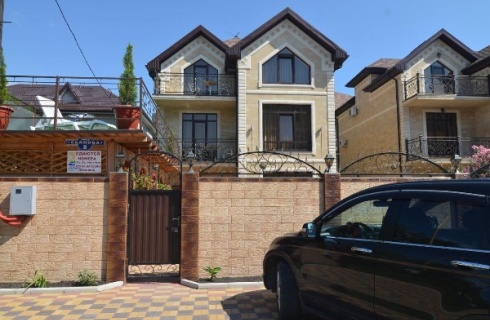 Лазаревское пос.: Гостевой дом Каури