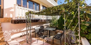 Лазаревское: Гостевой дом Лагуна