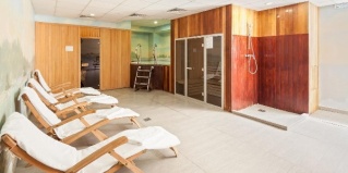 Москва: Отель Marins Park Hotel Москва Пражская
