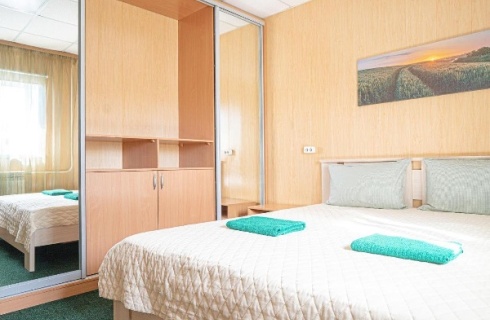 пгт Емельяново: Отель Зеленый