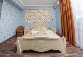 Отель Море в Сириусе