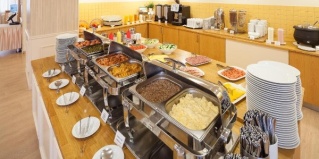 Москва: Отель Marins Park Hotel Москва Пражская