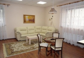 Отель Кола в Коле