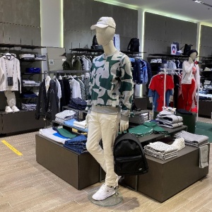 Фото от владельца LACOSTE, сеть магазинов одежды и обуви