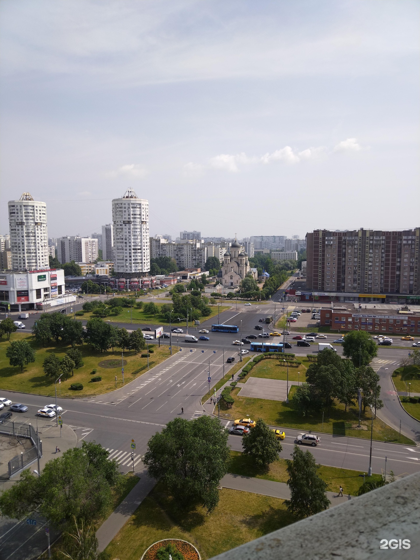 Марьинский бульвар москва. Церковь утоли мои печали в марьино. Парк в марьино возле храма утоли моя печали. Храм утоли моя печали в марьино. Храм утоли мои печали медведково.