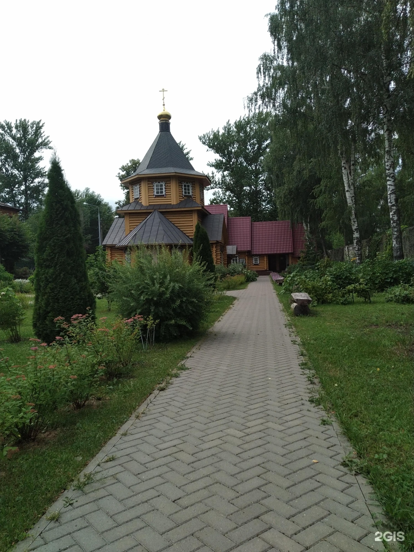 Храм блаженной Матроны Московской (Белгород). Три источника в Дивеево часовня. Церковь Матроны Московской в Здравнице. Источник Александры в Дивеево.