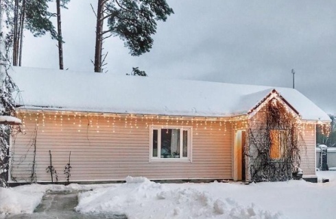 д. Ууксу: Коттедж RiverBank