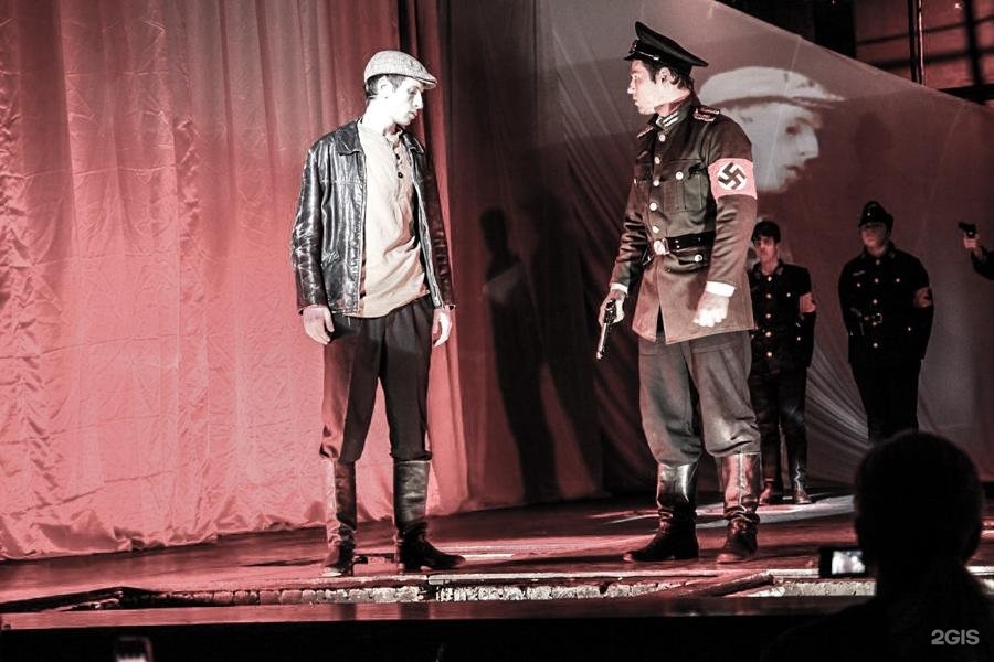 виват театр тамбов. сценография на спектакль у войны не женское лицо. молодежный театр челябинск. молодежный театр февраль. театр молодежи репертуар.