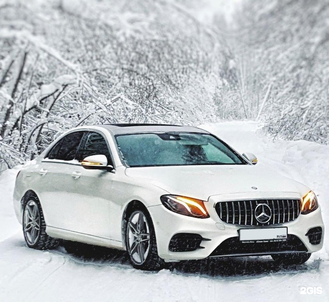 Mercedes Benz Snow