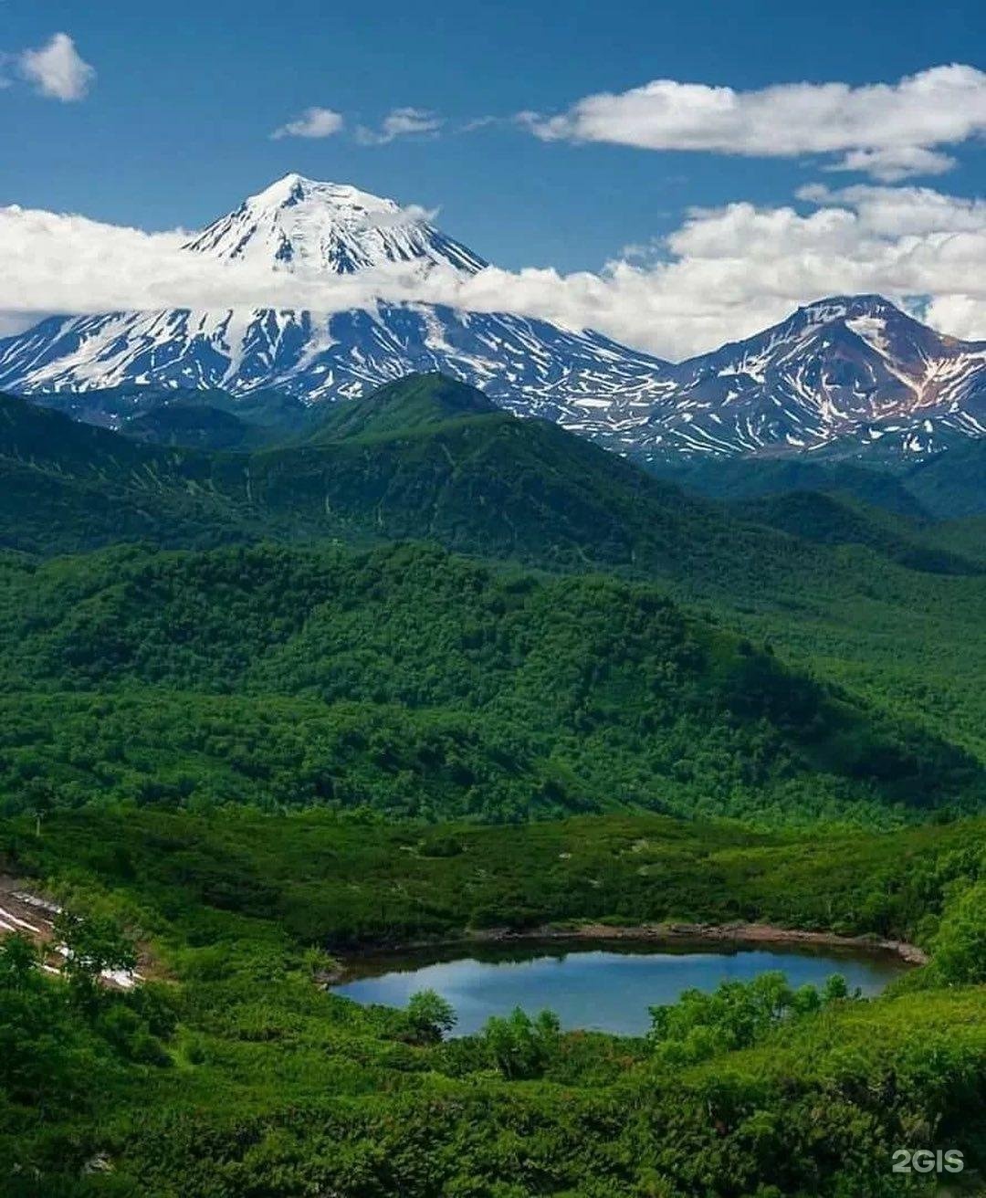 С х дальнего востока. Петропавловск-Камчатский гора. Горы Камчатки. Горы Петро Павловск камчаьск. Горы дальнего Востока и Камчатки.