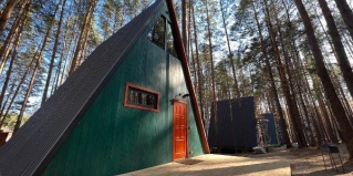 Реж: Глэмпинг Шелест Inn