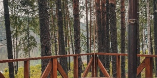 Реж: Глэмпинг Шелест Inn