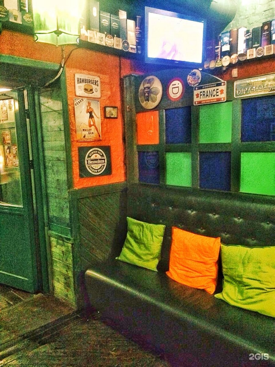 Pub чайковский. Clever Irish pub akadem. Клевер паб Новосибирск. Ириш паб Новосибирск. Морской паб.