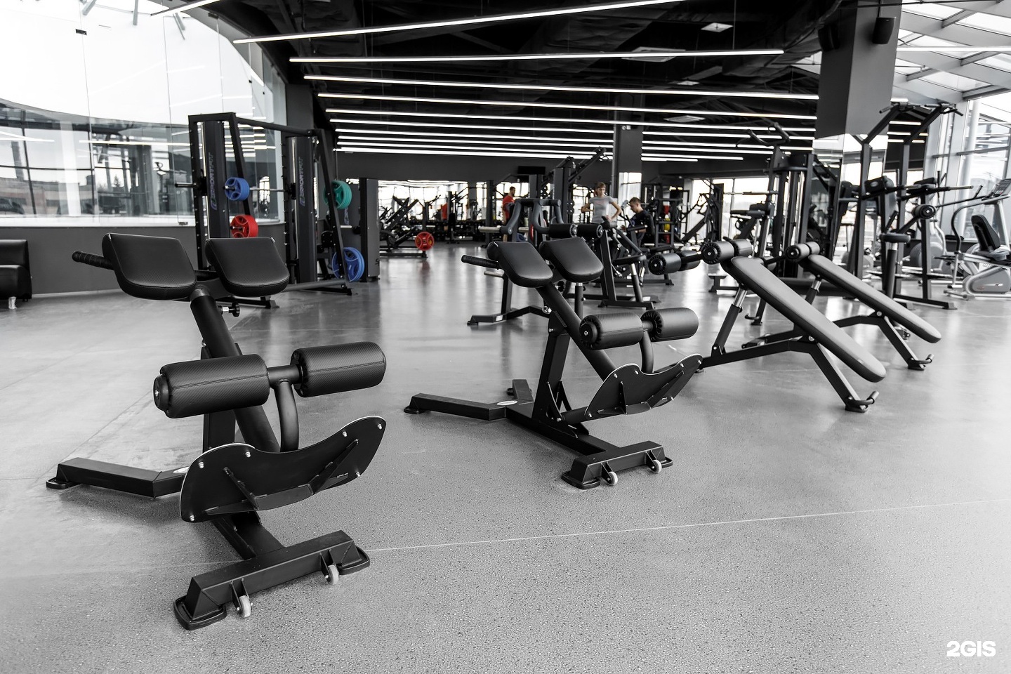 Fitness hub. Спортзал REGYM. Кафе с тренажерами. Бахористон тренажеры. Тренажеры Netanya.