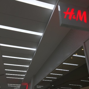 Фото от владельца H & M, магазин одежды и аксессуаров