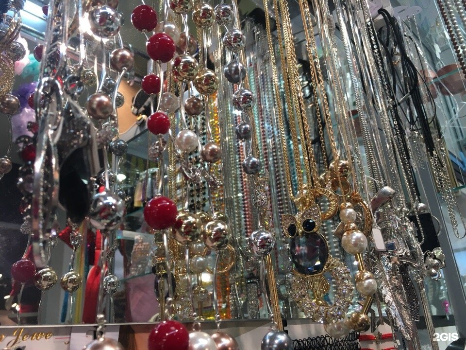 Бутик бижутерии. Рынок люблино бижутерия. Магазины бижутерии в торговых центрах. Интернет магазин бижутерии екатеринбург. Оборудование для магазина бижутерии.