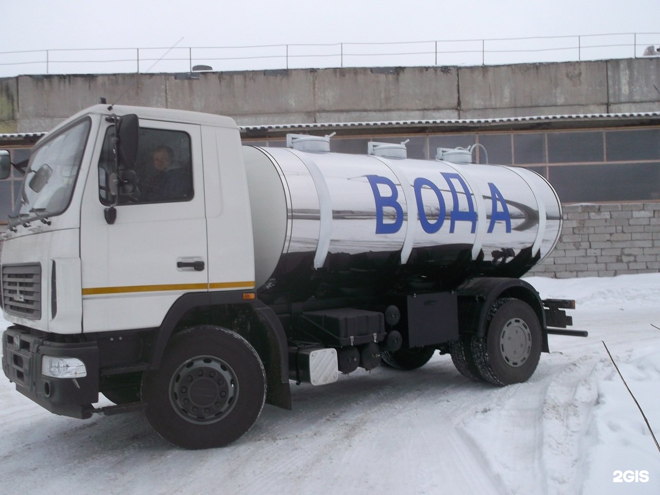 картинке изображены маз водовозка фото представлены все обои
