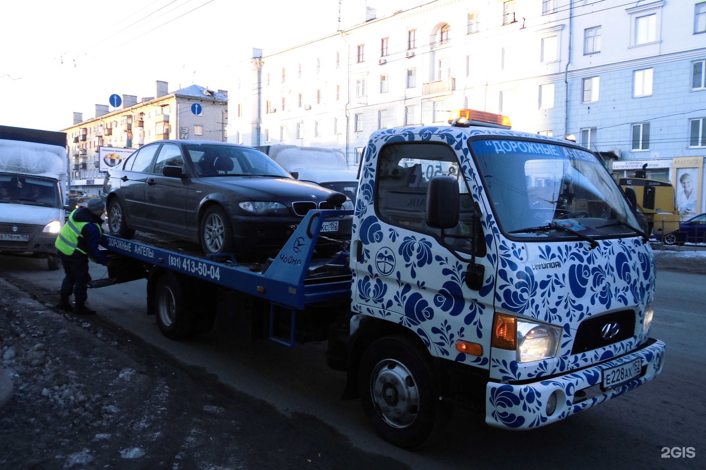 Автомобиль нижний. Нижний Новгород авто эвакуатор. Дорожные ангелы Нижний Новгород. Эвакуация авто Нижний Новгород. Ангел дорожная служба.