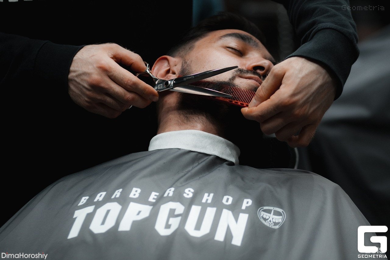 Мужская парикмахерская площадка. Барбершоп площадка казань. Барбершоп right белгород. Барбершоп налево мурманск. Барбершоп площадка казань.