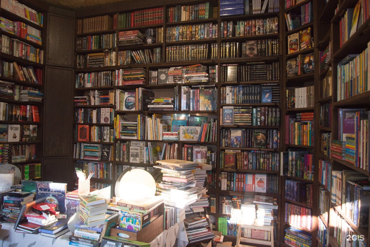 Книжный в краснодаре. Магазин кот ученый Краснодар. Кот учёный Краснодар.